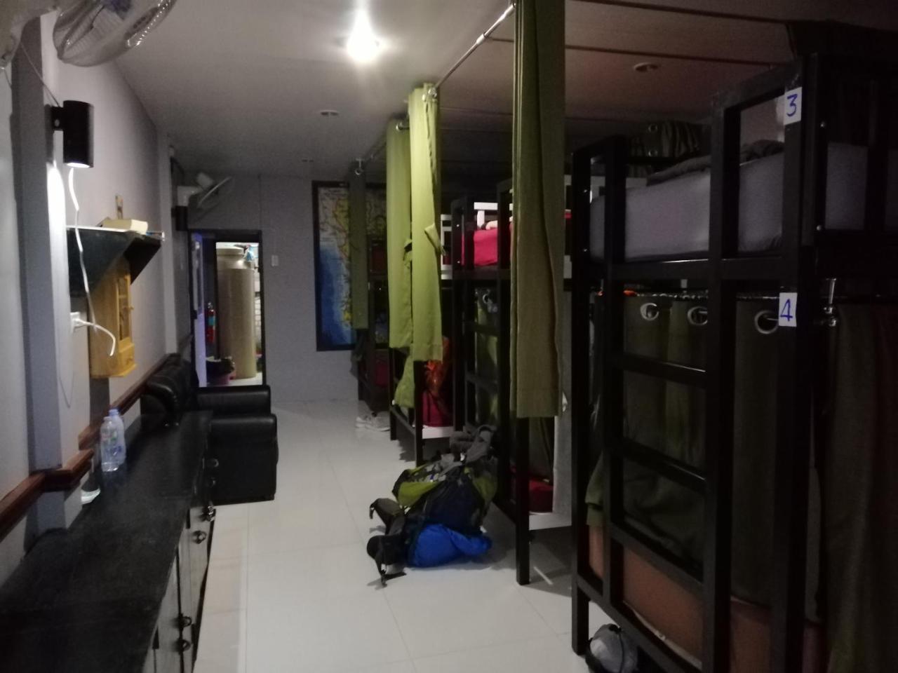 Neverland Dorm Phi Phi Don Exterior photo