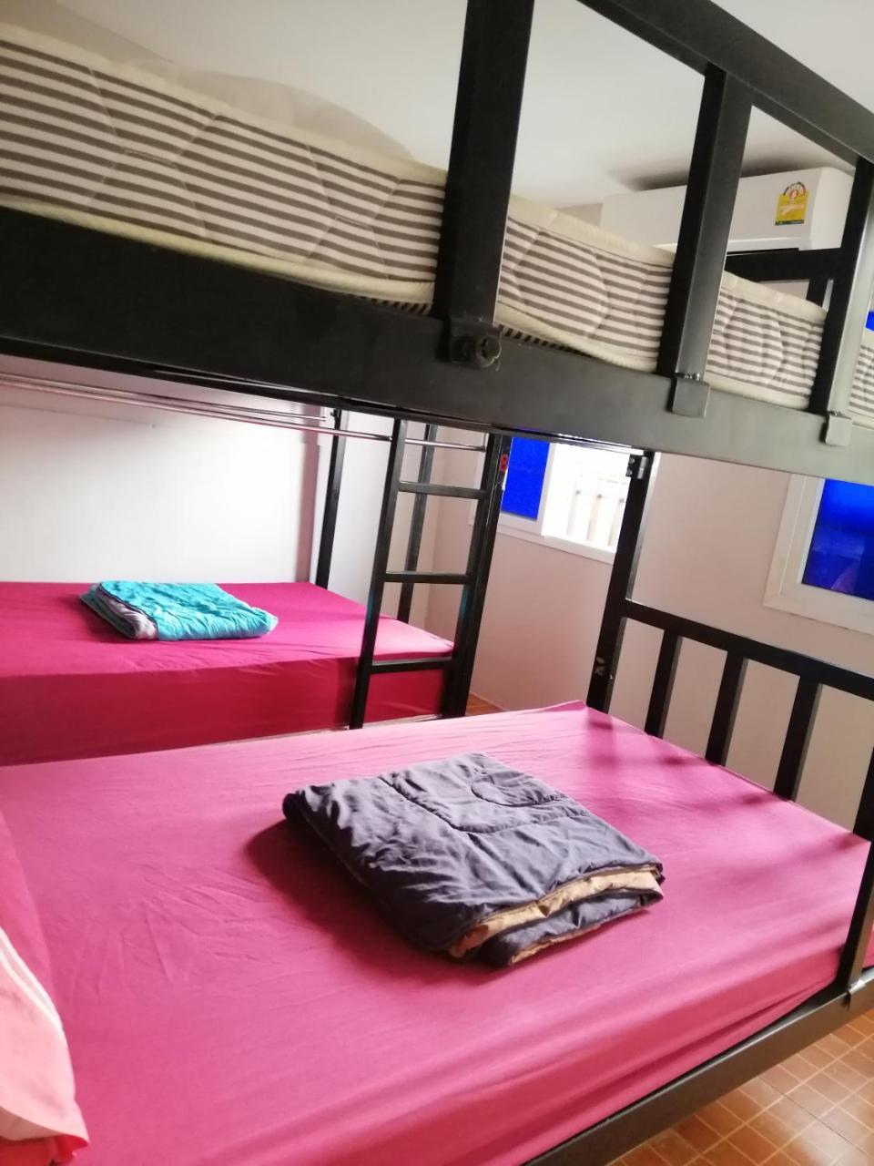 Neverland Dorm Phi Phi Don Exterior photo