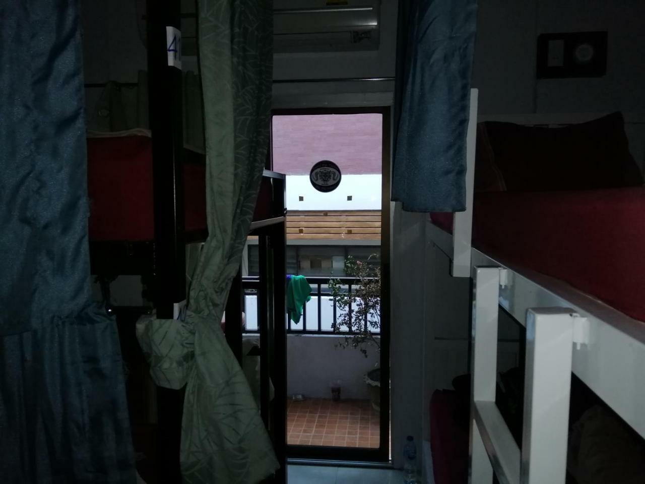 Neverland Dorm Phi Phi Don Exterior photo